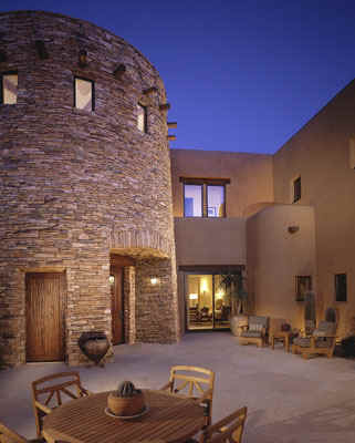 patio.jpg (33972 bytes)