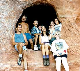 roost.JPG (27509 bytes)